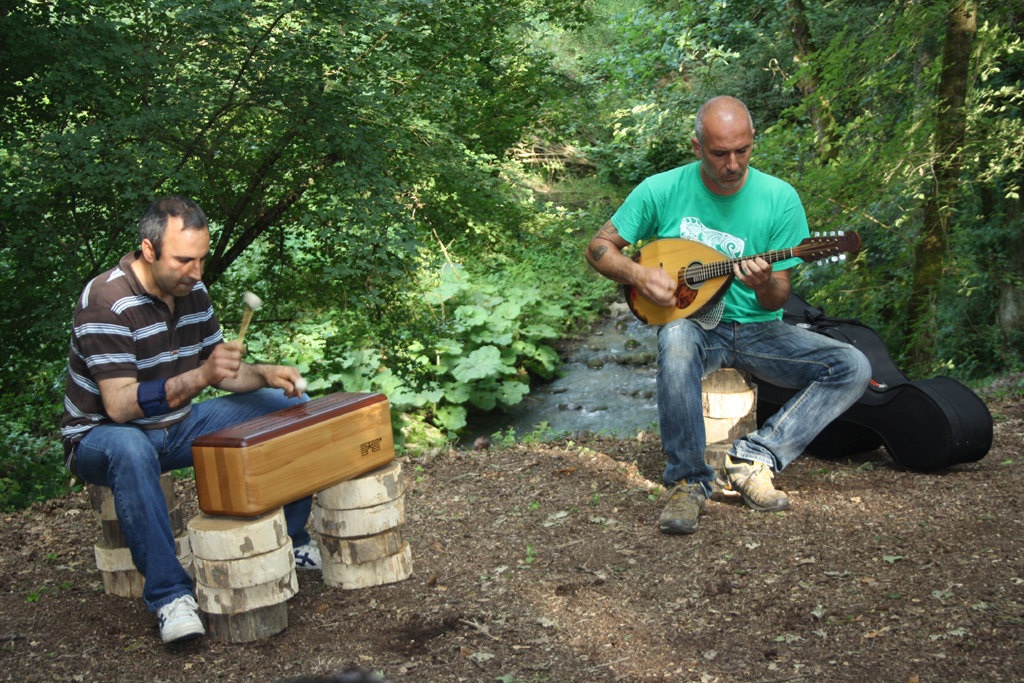 mandola e percussioni